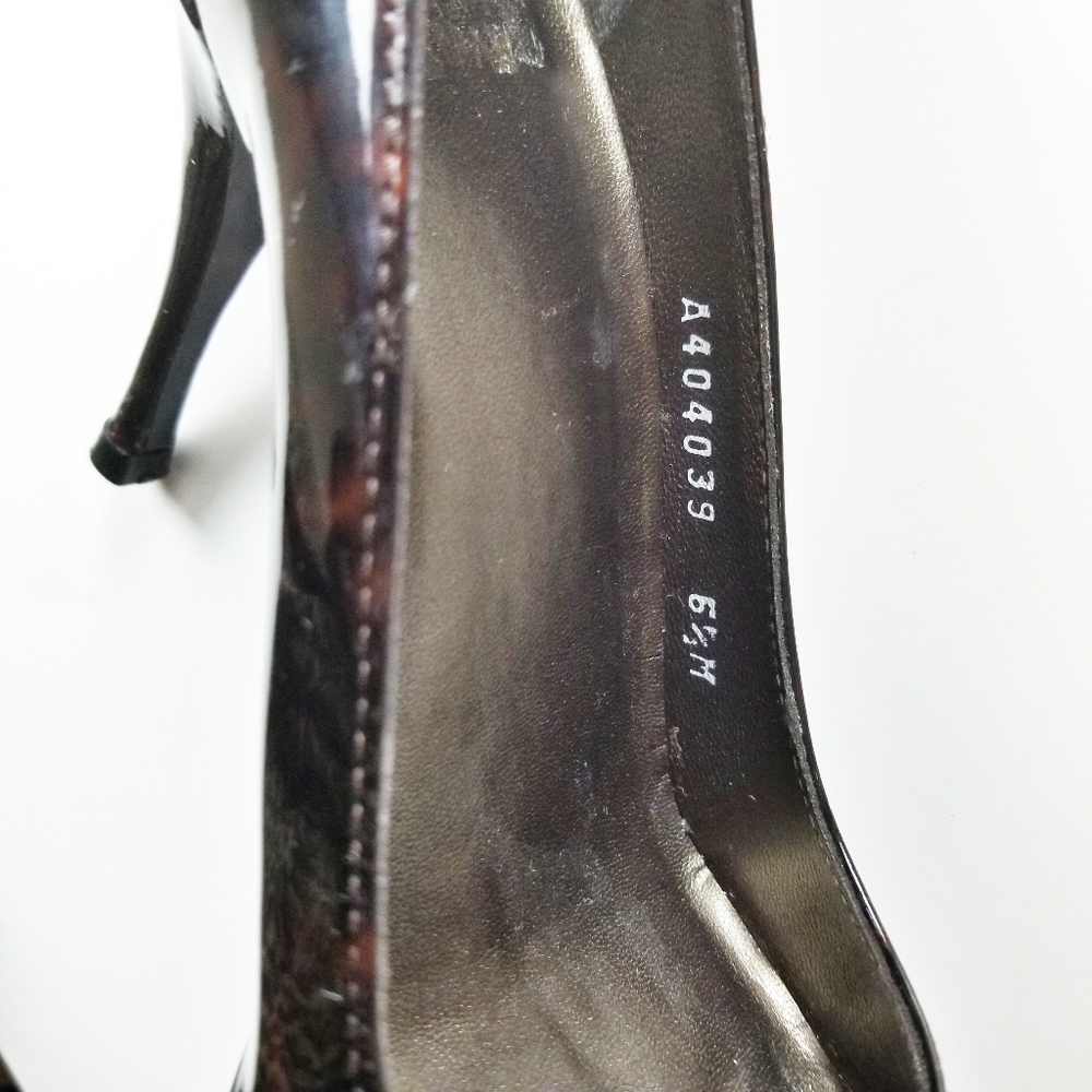 Stuart Weitzman Tortoiseshell Peep Toe Heels - Picture 7 of 8